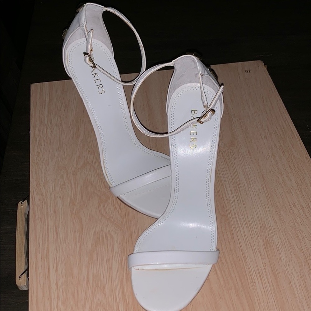 Heels - Picture 3 of 3